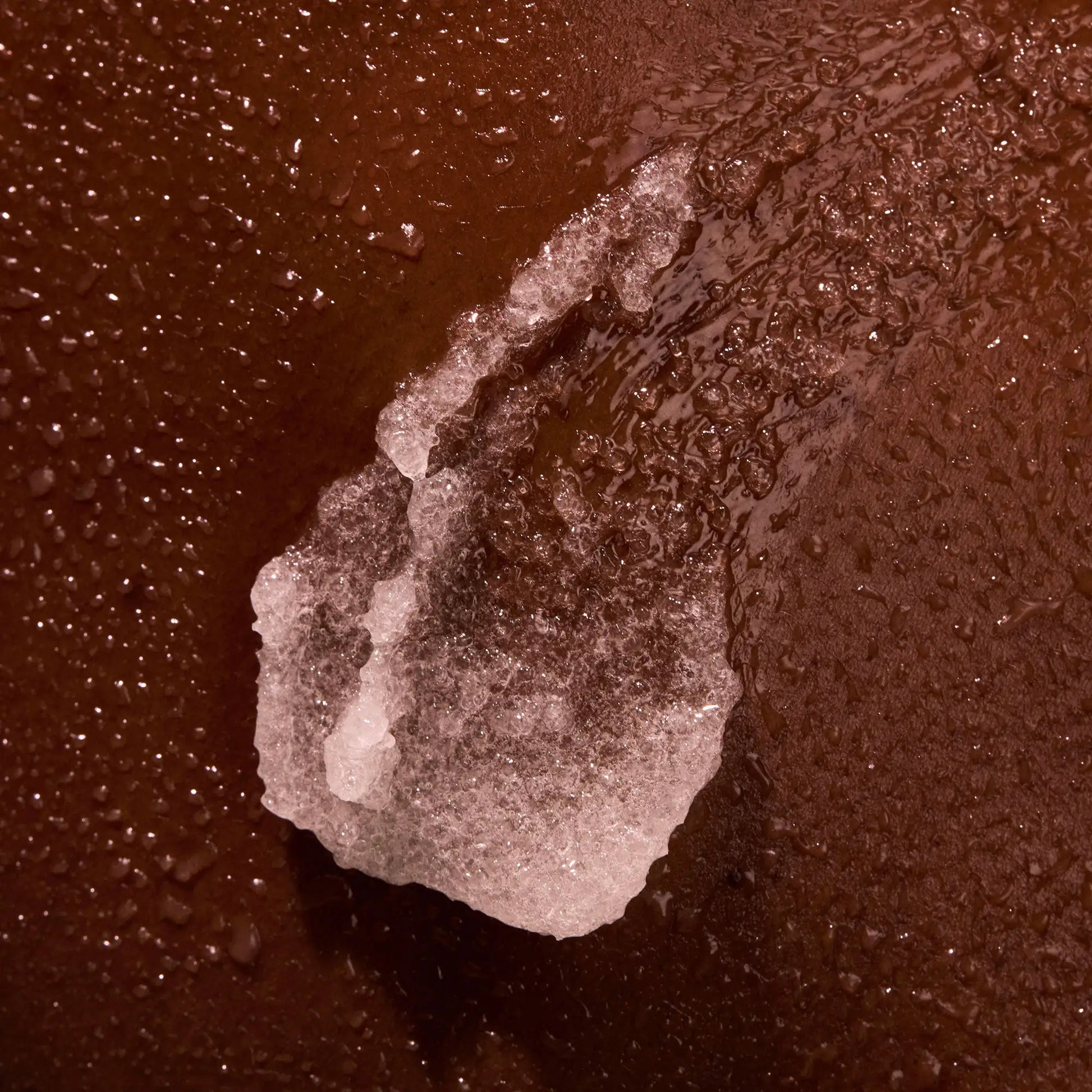 the-glow-getter-multi-oil-body-scrub-d4 NATR-40028-Alt-Image-TheGlowGetterMulti-OilBodyScrub-08.webp