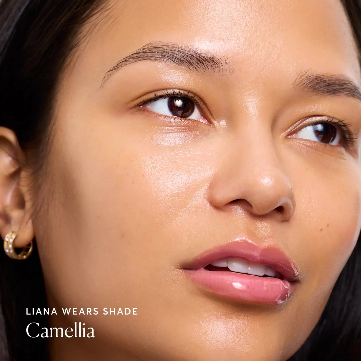 phyto-glow-lip-balm-camellia-c0 NATR-60075-Alt-Images-Phyto-Glow-Lip-Balm-Camellia-04.webp
